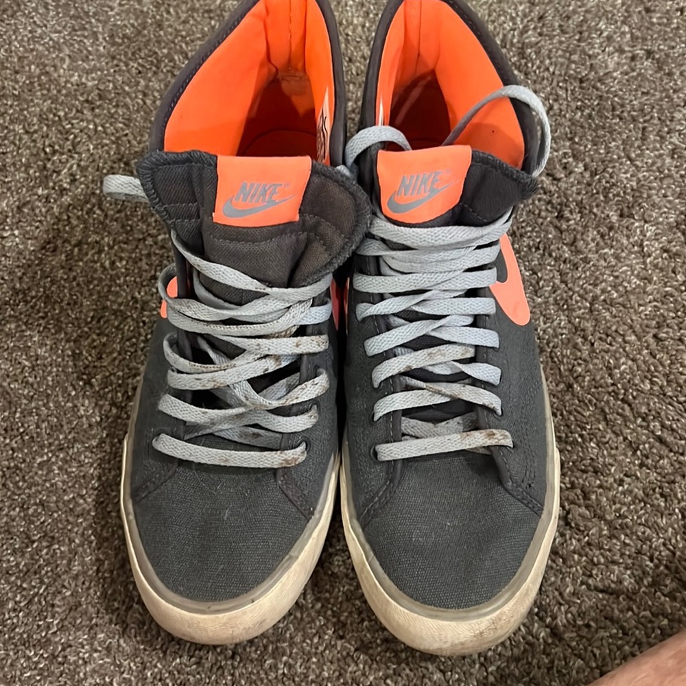 Nike blazers size 8 grey and peach